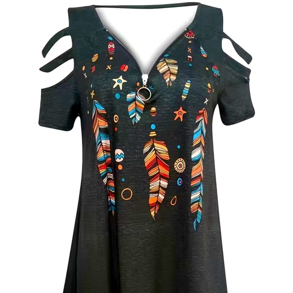🔖CLEARANCE🔖 NWT 🪶 BLACK BOHO TRIBAL FEATHER COLD SHOULDER ZIPPER TOP Women’s 1X - Picture 4 of 9